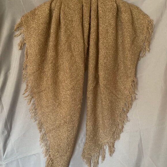 Lot of 3/scarves & 1 sweater/shawl - Picture 4 of 5